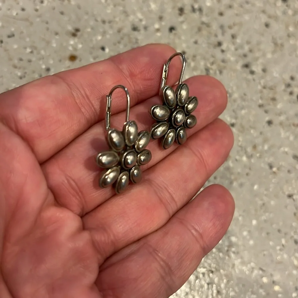 VINTAGE MONET FLORAL LEVER BACK SILVER TONE EARRINGS